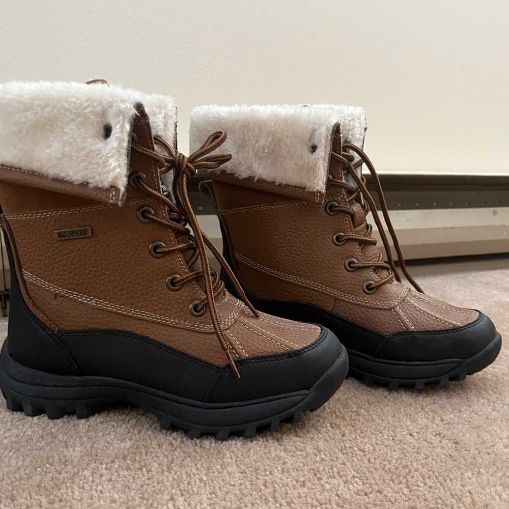 Never Worn Waterproof Winter Boots